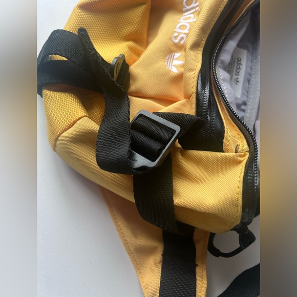 NWOT Adidas Fanny pack yellow waterproof - Picture 8 of 12